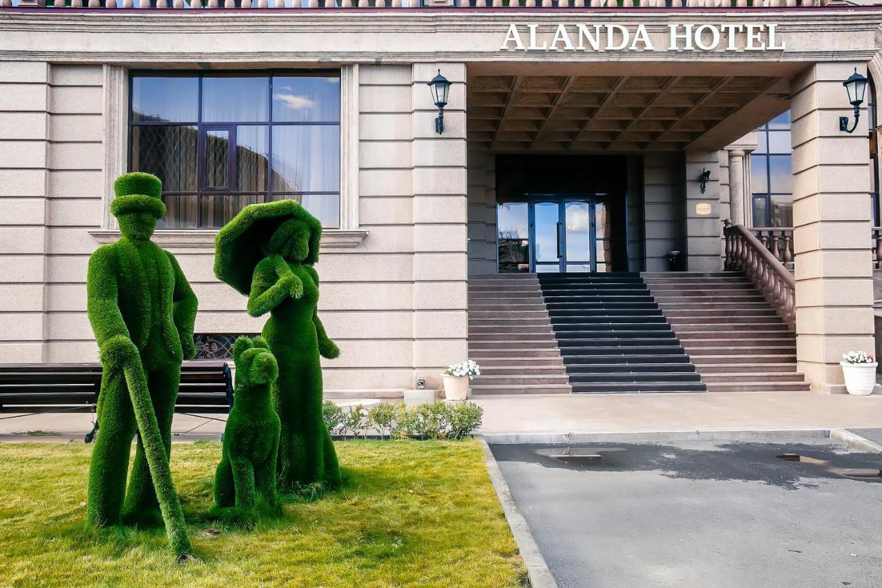 Alanda Hotel Astana Zewnętrze zdjęcie